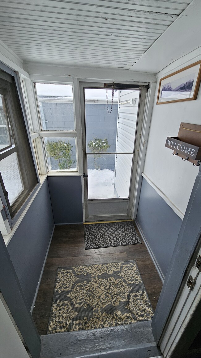 Building Photo - 5320 Northrup Ave