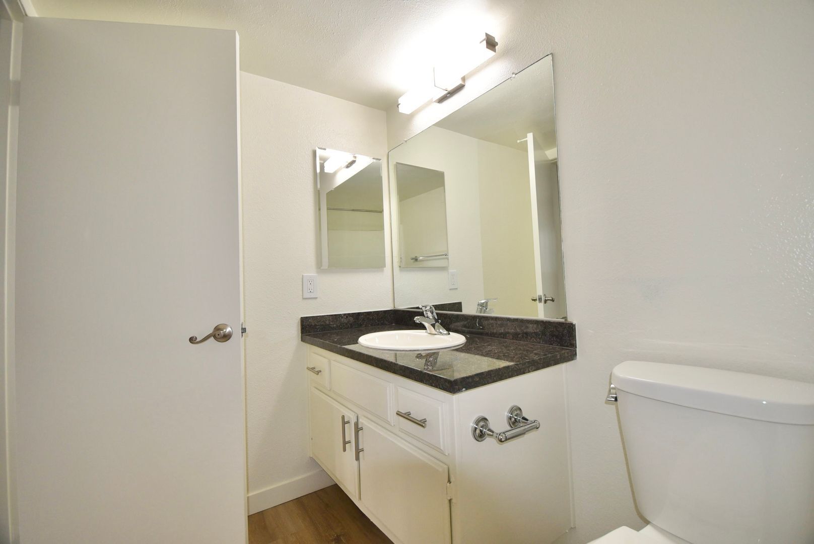 Building Photo - 5617 Woodman Ave