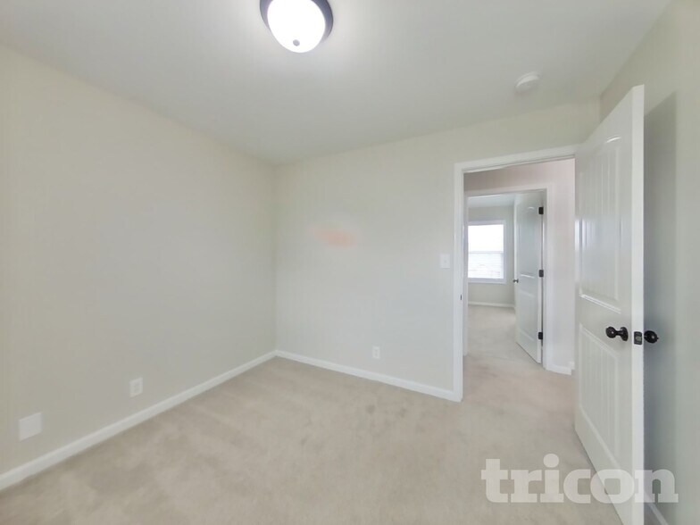 Building Photo - 1073 Castlerock Dr