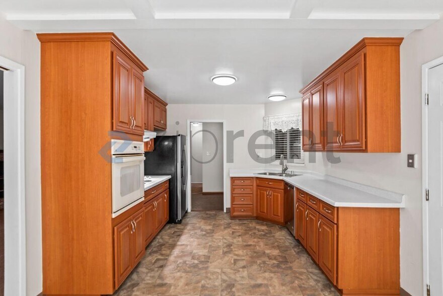 Building Photo - Unit