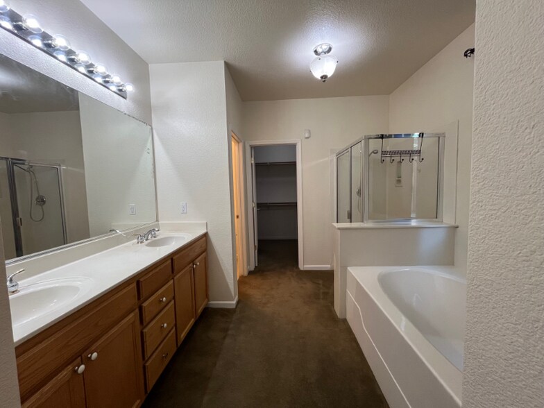 Building Photo - 3776 Pintail Dr