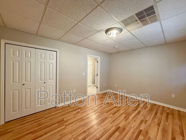 Building Photo - 689 New Haw Creek Rd