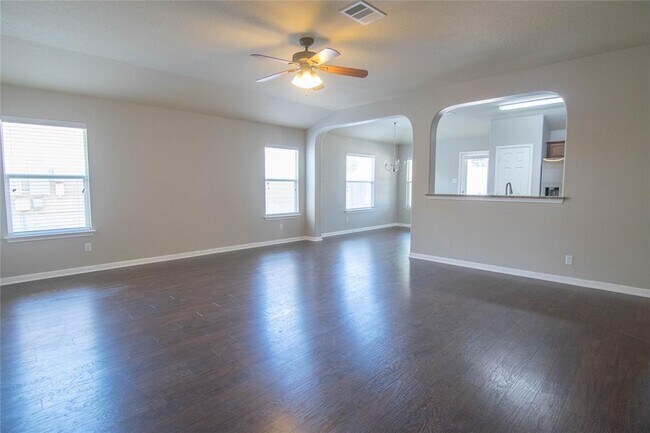 Building Photo - 504 Comal Run