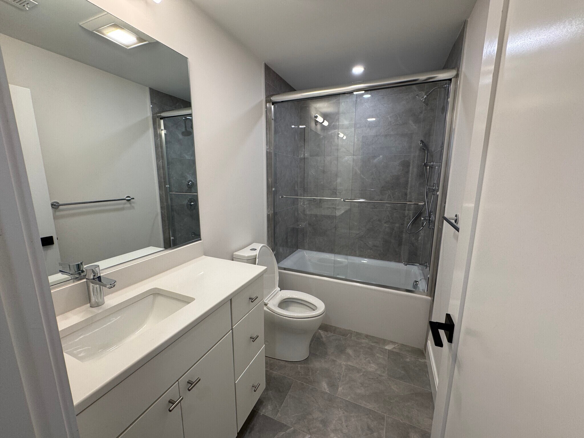 Building Photo - 281 Lamartine St