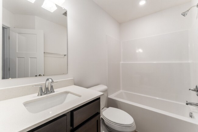 Building Photo - 144 Dusky Willow Dr