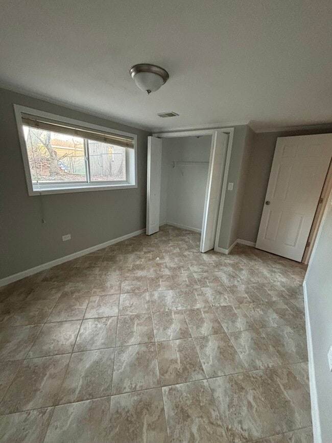 Building Photo - 608 Lavergne Ave