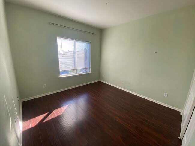 Building Photo - 2575 S Syracuse Way