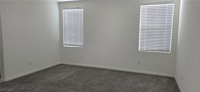 Building Photo - 427 Larksong Ave