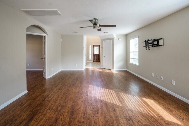 Building Photo - 10902 Barker View Dr
