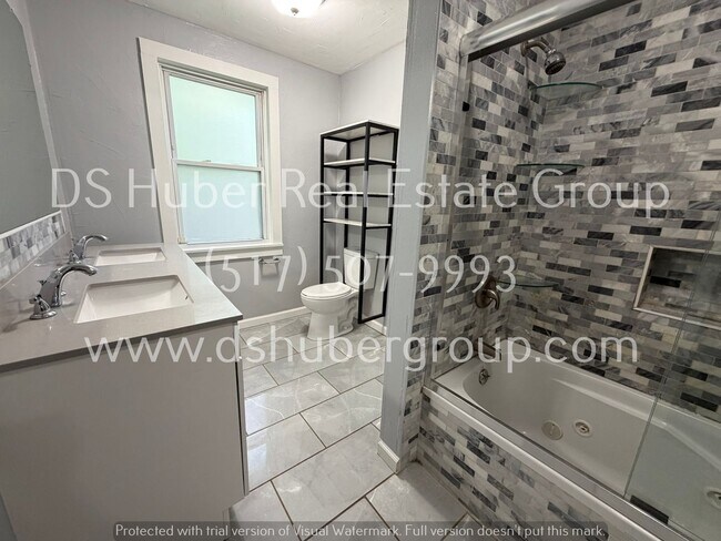 Building Photo - 4600 Ora St