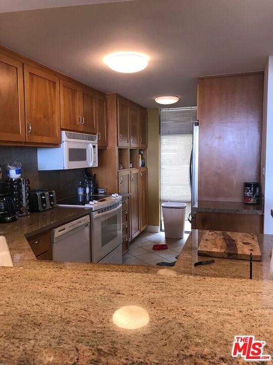 Building Photo - 4267 Marina City Dr