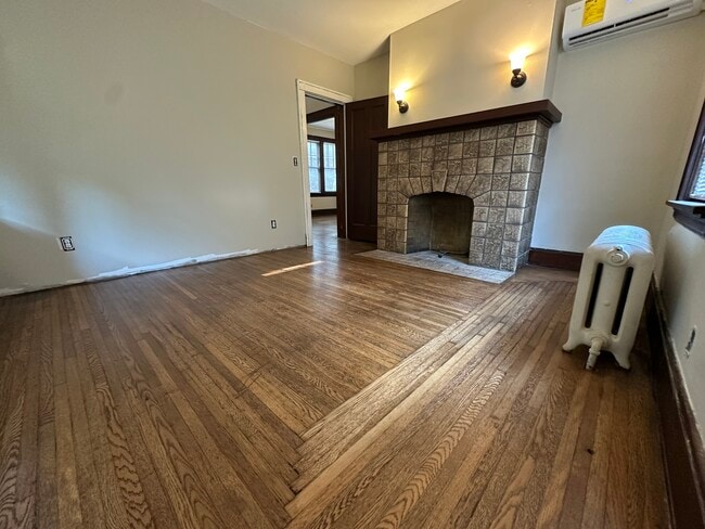 bed 1 - 403 Probasco St