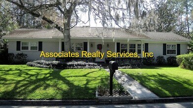 Building Photo - Beautiful 4bed/3bath Corner Lot in Suburban Heights