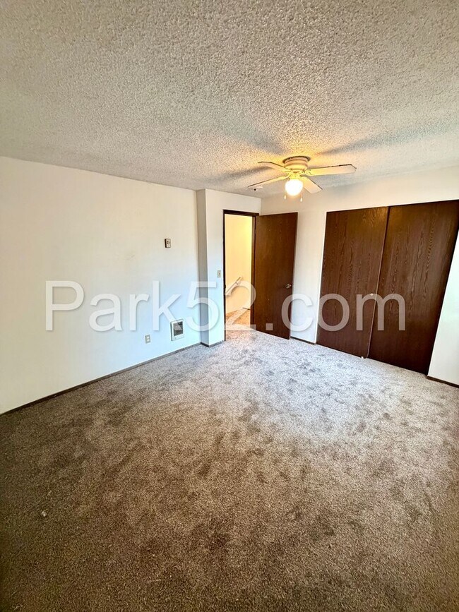 Building Photo - 9421 43rd St Ct W