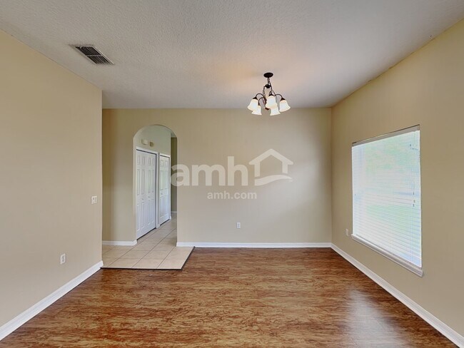 Building Photo - 3112 Dasha Palm Dr