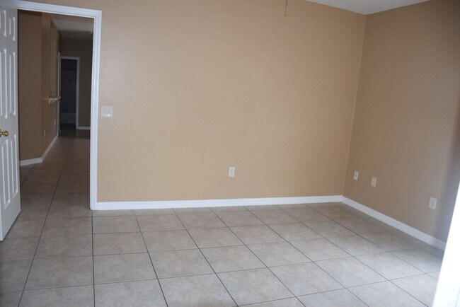 Building Photo - Quaint 3 Bedroom, 2 Bath Ranch Home – A Tr...