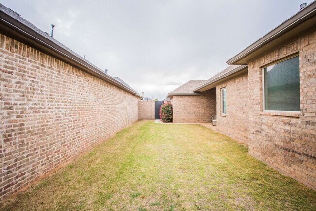 Building Photo - Luxurious home in Lubbock-Cooper ISD!