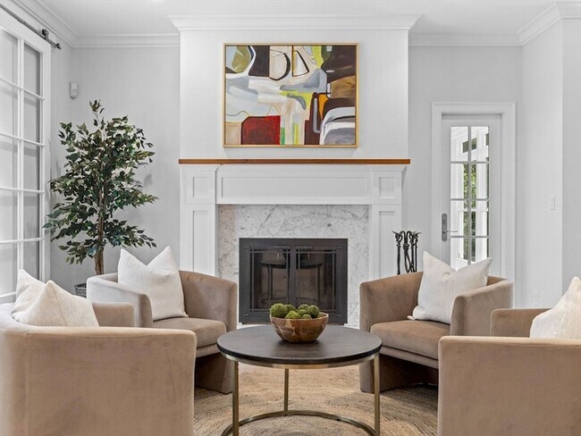 Building Photo - 93 W Goulding St