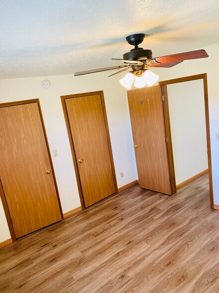 Building Photo - 35 Cedarcrest Ct