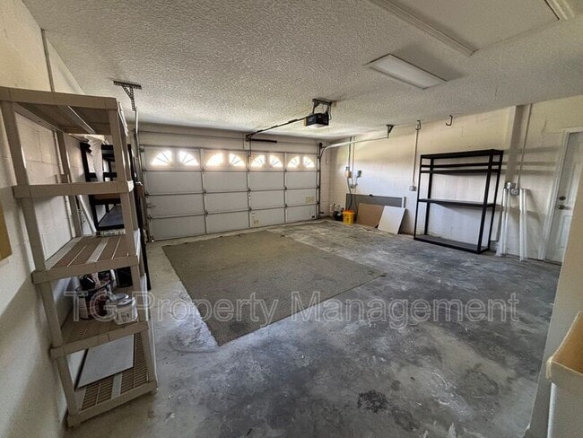 Building Photo - 20 Clarendon Ct N