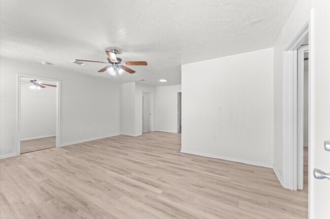 Building Photo - 6515 Beekman Rd