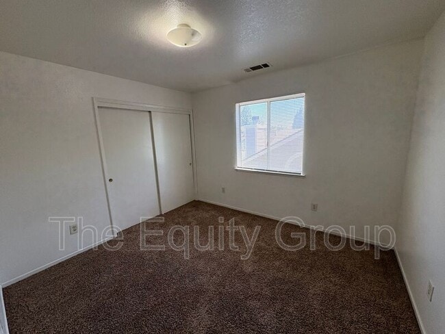 Building Photo - 2408 W Packwood Dr
