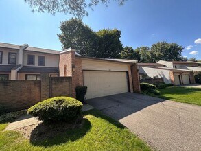 Building Photo - 1024 Willow Grove Ct