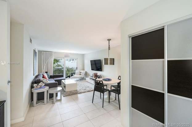 Building Photo - 1357 Collins Ave