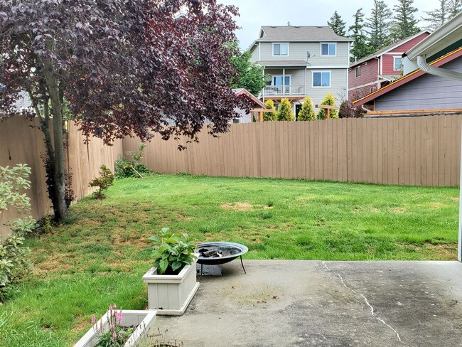 Building Photo - 3 Bd., 2.5 Ba. home in NE Bellingham near ...