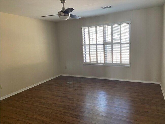 Building Photo - 2185 Palmyra Dr