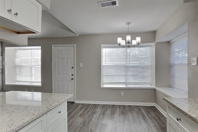 Building Photo - 10723 Forest Leaf Dr