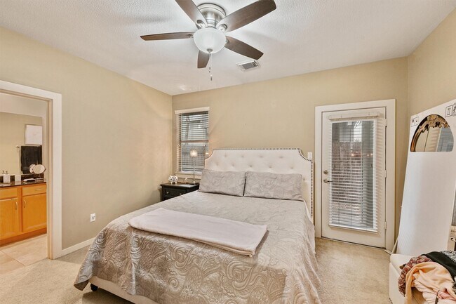 Building Photo - 4514 Center St