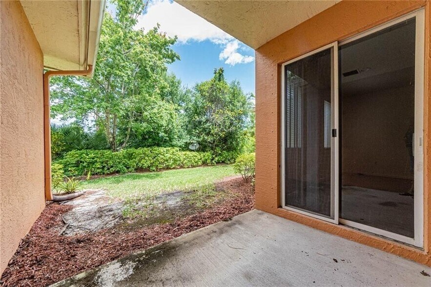 Building Photo - 2563 Stockbridge Sq SW