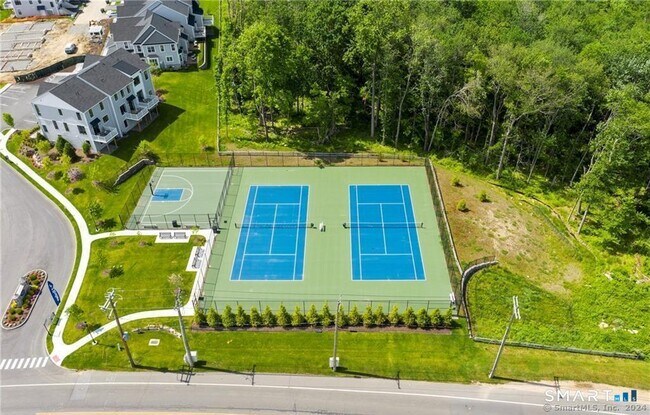 Building Photo - 302 Center Meadow Ln