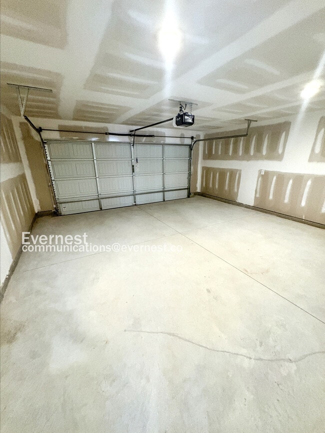 Building Photo - 143 Flowering Cherry St