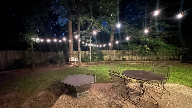 Building Photo - 3308 Oak Knoll Dr