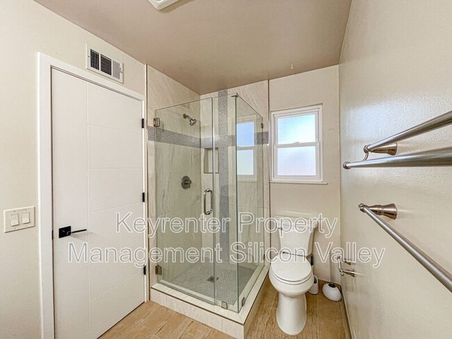 Building Photo - 6701 Tannahill Dr