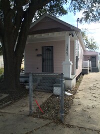 Building Photo - 1820A-1820B Agriculture St.