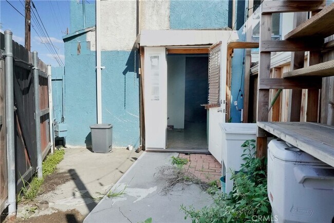 Building Photo - 1641 S Longwood Ave