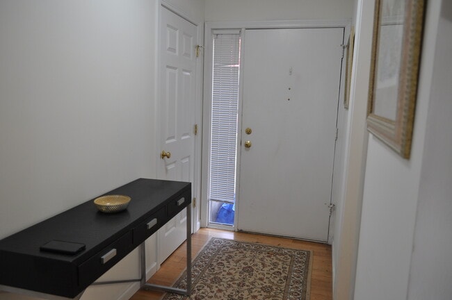 Building Photo - 29 Crocus Ln