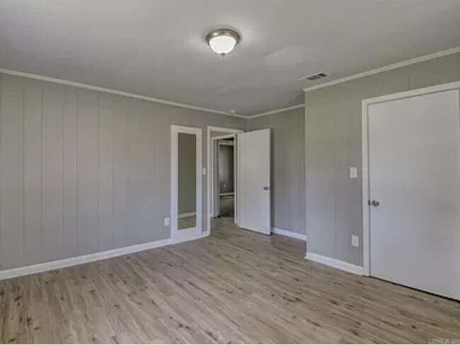 Building Photo - 106 S Grant St