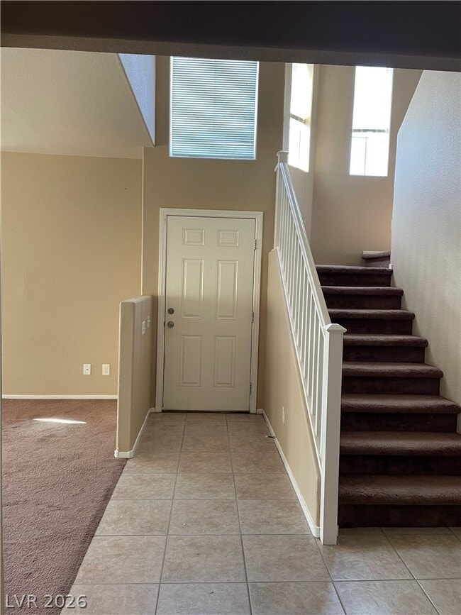 Building Photo - 3753 Hollycroft Dr