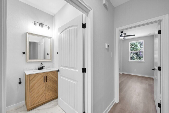 Building Photo - 14833 Spica Ct