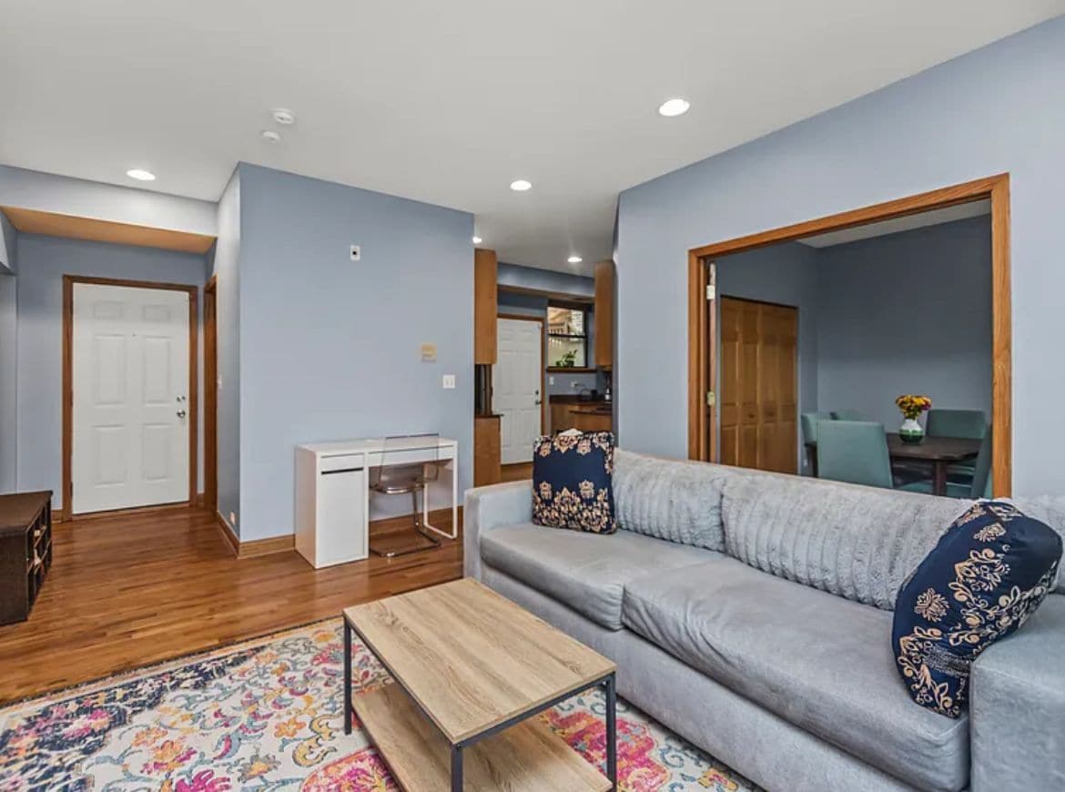Building Photo - 5252 S Drexel Ave