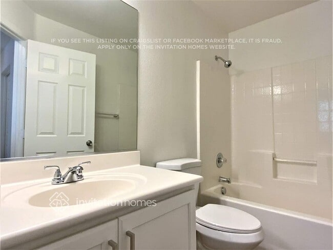 Building Photo - 539 Eresma St