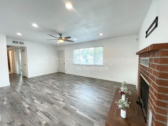 Building Photo - 1101 Fairview Rd