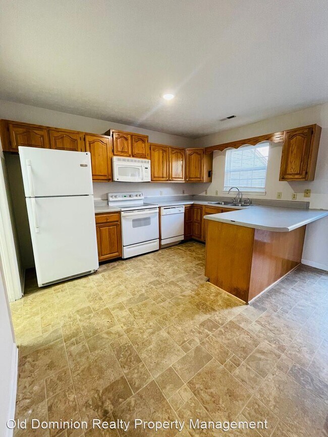 Building Photo - 3 br, 1.5 bath House - 879 Northfield Court
