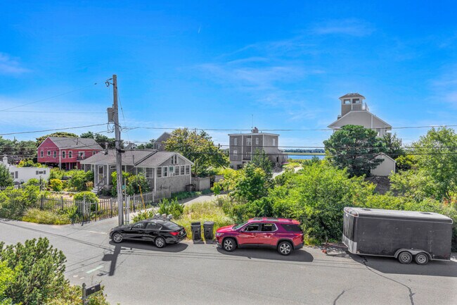 Building Photo - 158 Old Point Rd