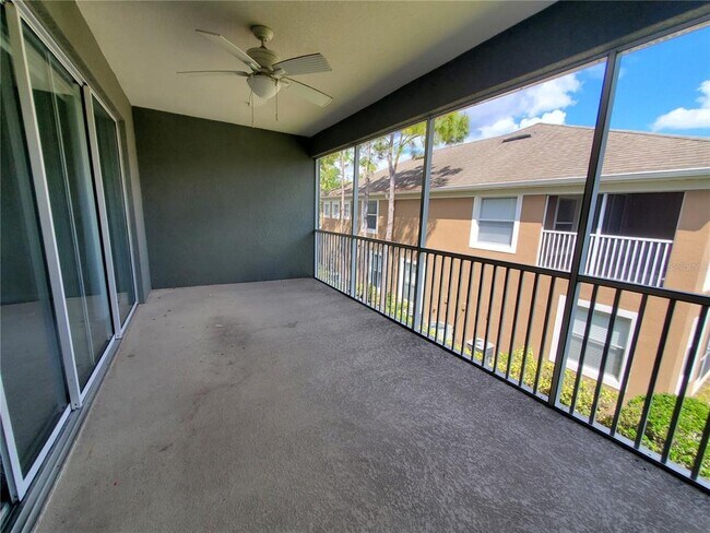Building Photo - 2215 Kings Palace Dr