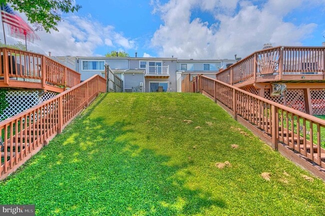 Building Photo - 209 Bridge Dr
